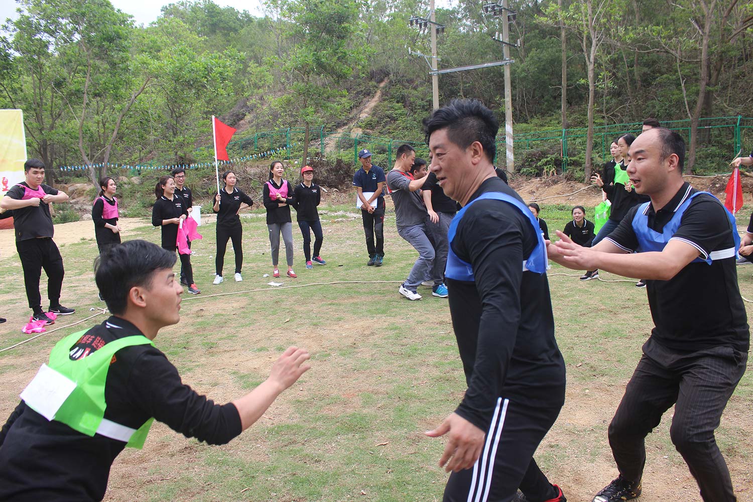 企业拓展训练中如何调动团队成员的积极性？